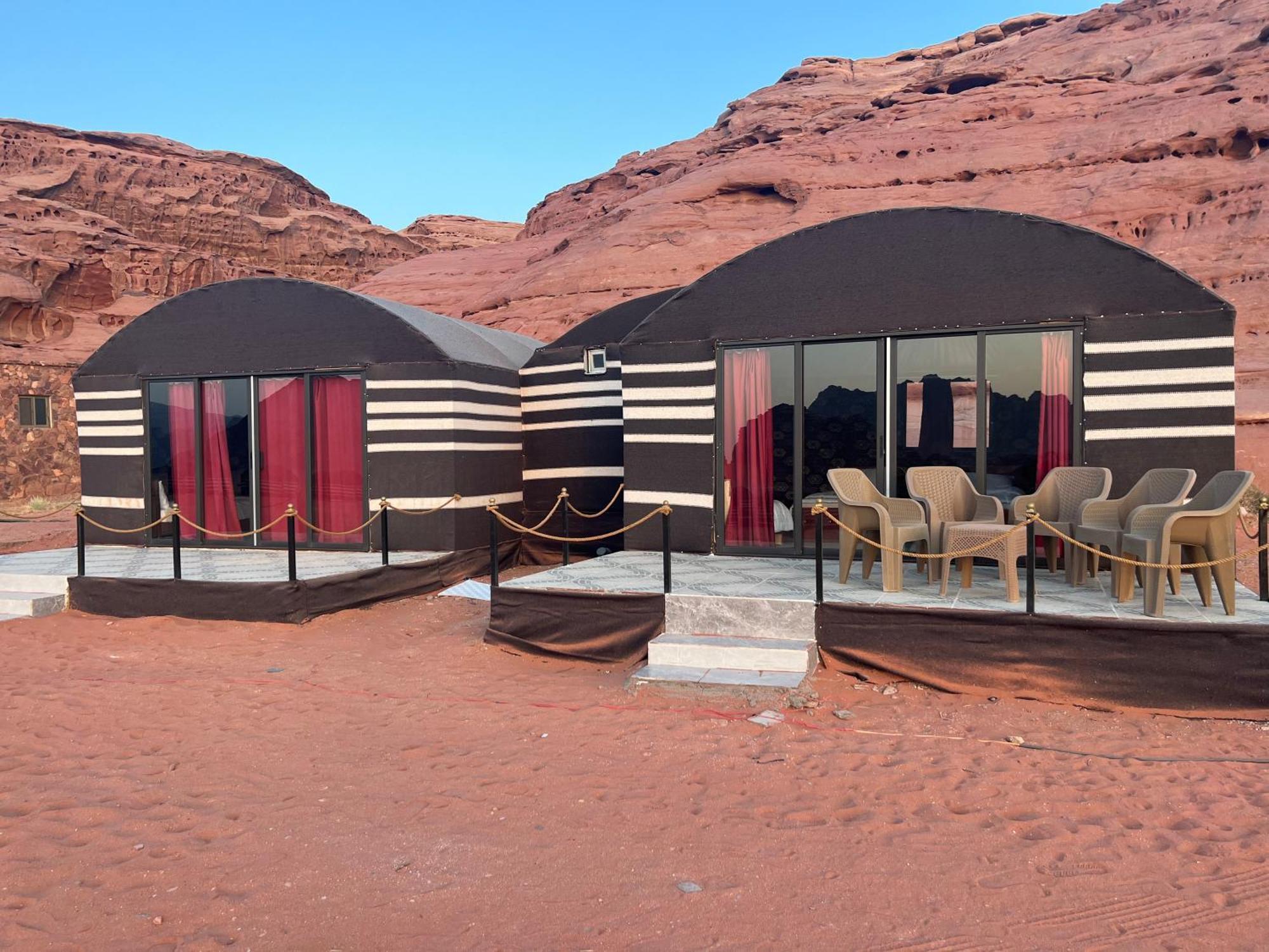 Desert Bedouin Adventure Hotel Wadi Rum Exterior foto